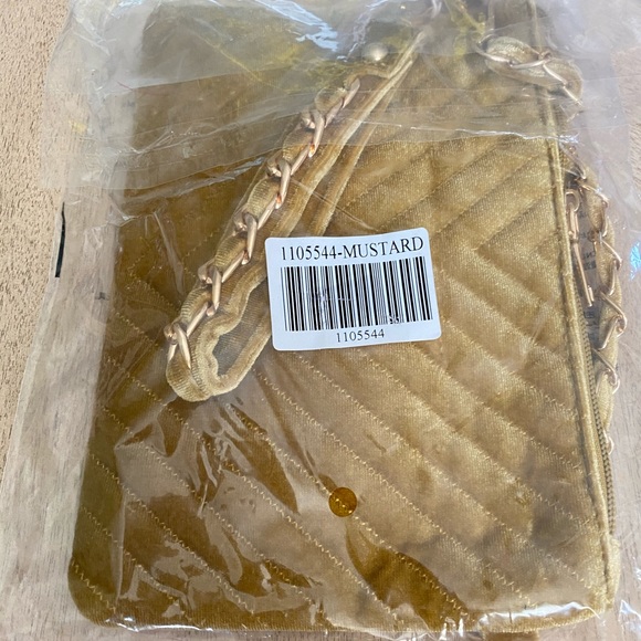 Velvet Chevron Crossbody Bag & Wristlet Mustard - Picture 5 of 6